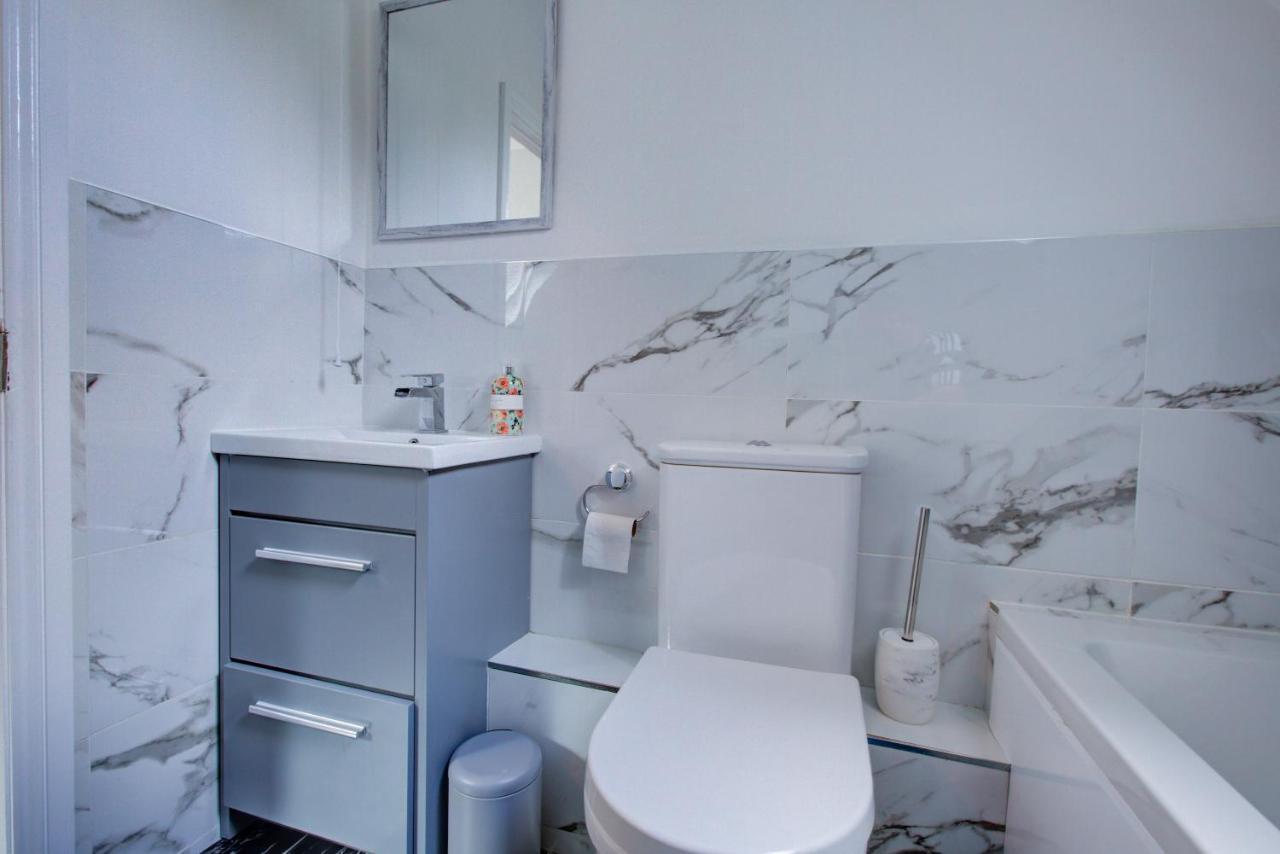 Luxury 3 Bedroom Apartment Close To Beach, Bournemouth & Meyrick Park Bagian luar foto
