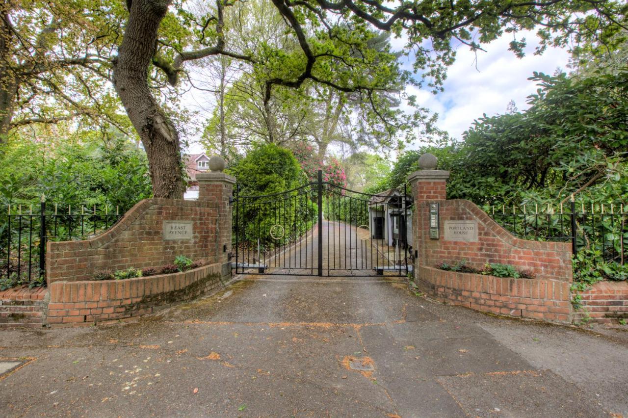 Luxury 3 Bedroom Apartment Close To Beach, Bournemouth & Meyrick Park Bagian luar foto